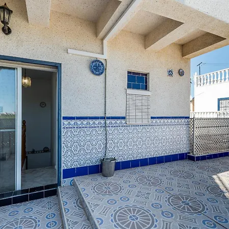 The Lemon Tree House Holiday home *